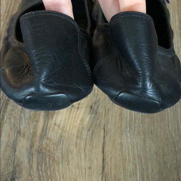 Cole haan leather black flats - size 9 - Picture 3 of 6